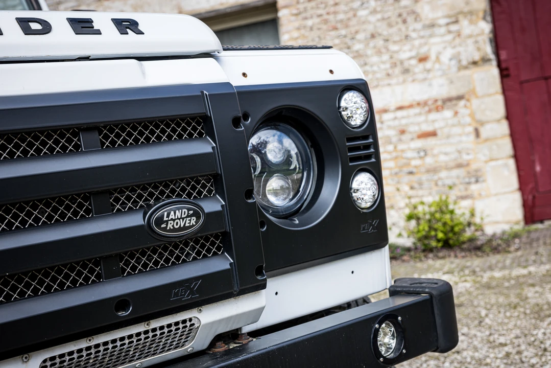 2014 Land Rover Defender 130 - Image 23 of 31