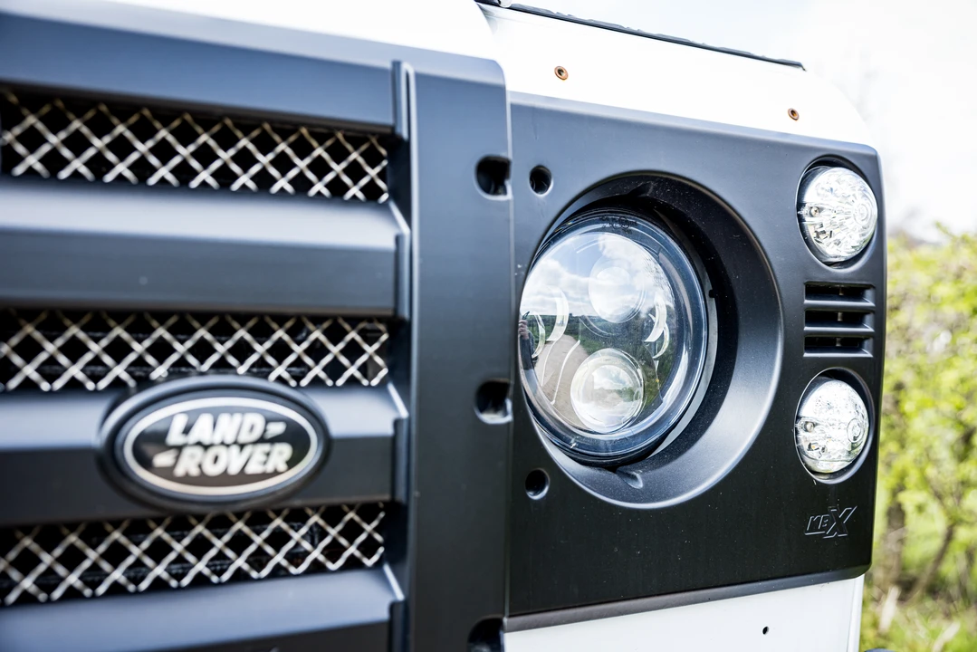 2014 Land Rover Defender 130 - Image 27 of 31