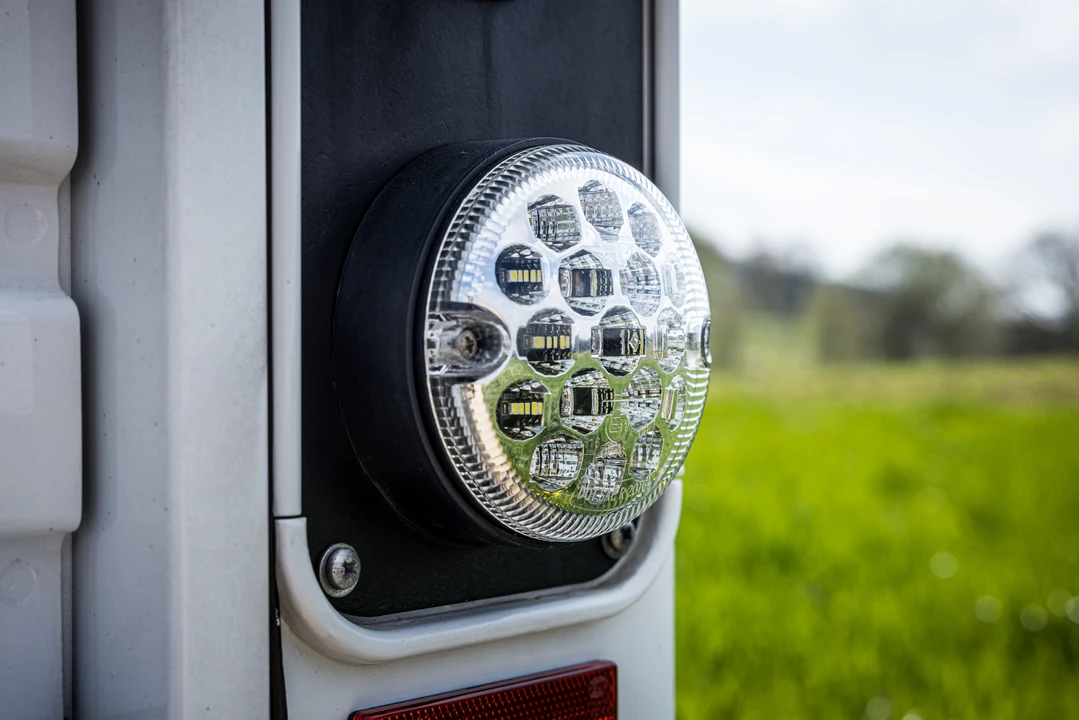 2014 Land Rover Defender 130 - Image 31 of 31