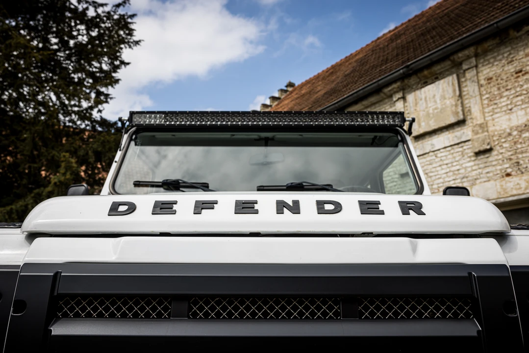2014 Land Rover Defender 130 - Image 29 of 31