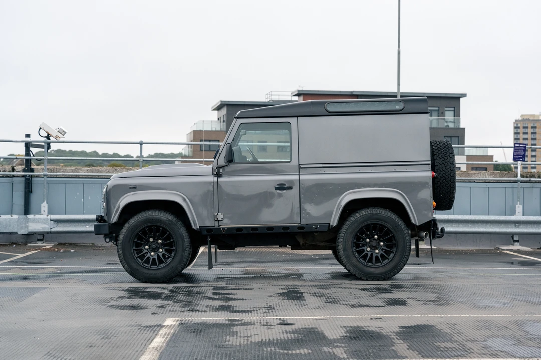 2014 Land Rover Defender 90 - Image 7 of 31