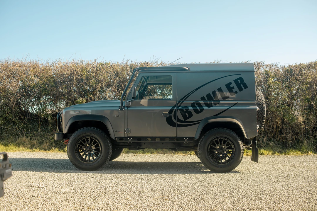 2014 Land Rover Defender 90 - Image 5 of 31