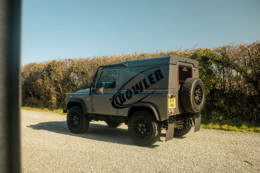 2014 Land Rover Defender 90 - Image 13 of 31