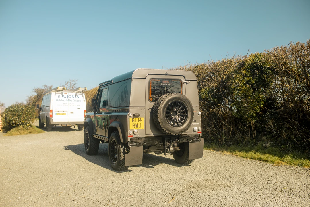 2014 Land Rover Defender 90 - Image 14 of 31
