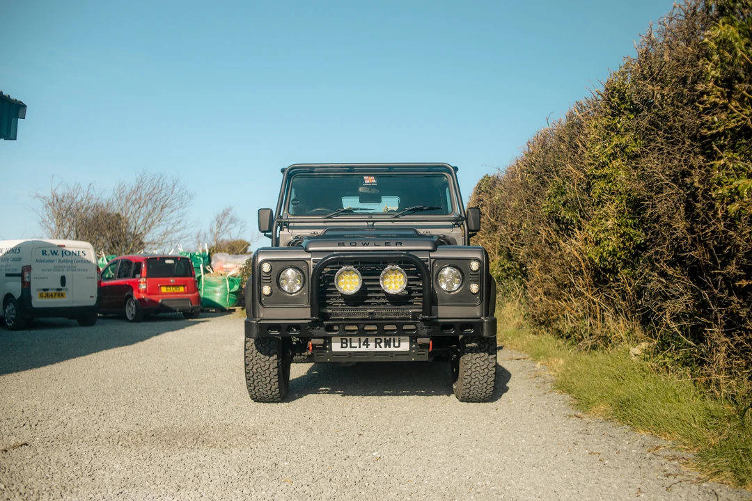 2014 Land Rover Defender 90 - Image 17 of 31