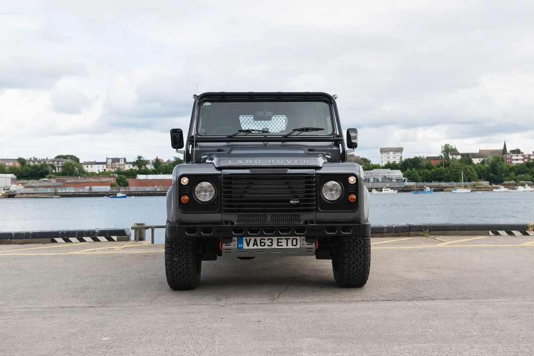 2014 Land Rover Defender 90 - Image 3 of 31