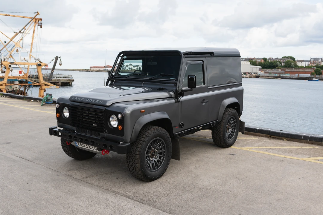 2014 Land Rover Defender 90 - Image 10 of 31