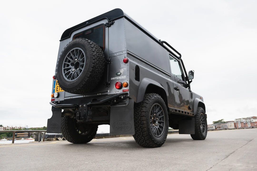 2014 Land Rover Defender 90 - Image 6 of 31