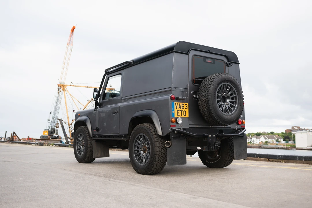 2014 Land Rover Defender 90 - Image 8 of 31