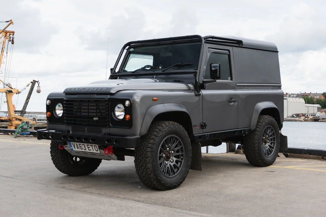 2014 Land Rover Defender 90 - Image 2 of 31