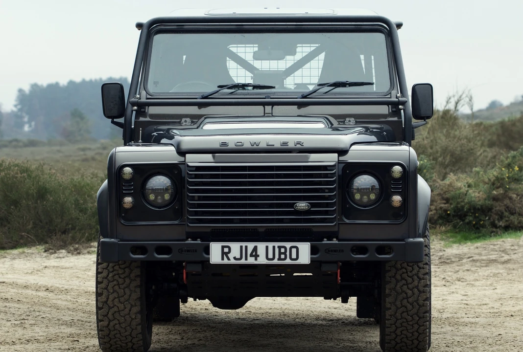 2014 Land Rover Defender 90 - Image 2 of 6