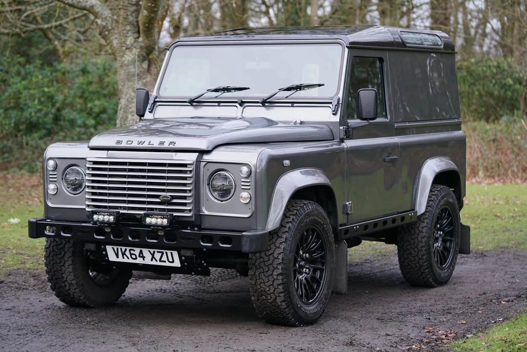 2014 Land Rover Defender 90 - Image 5 of 31