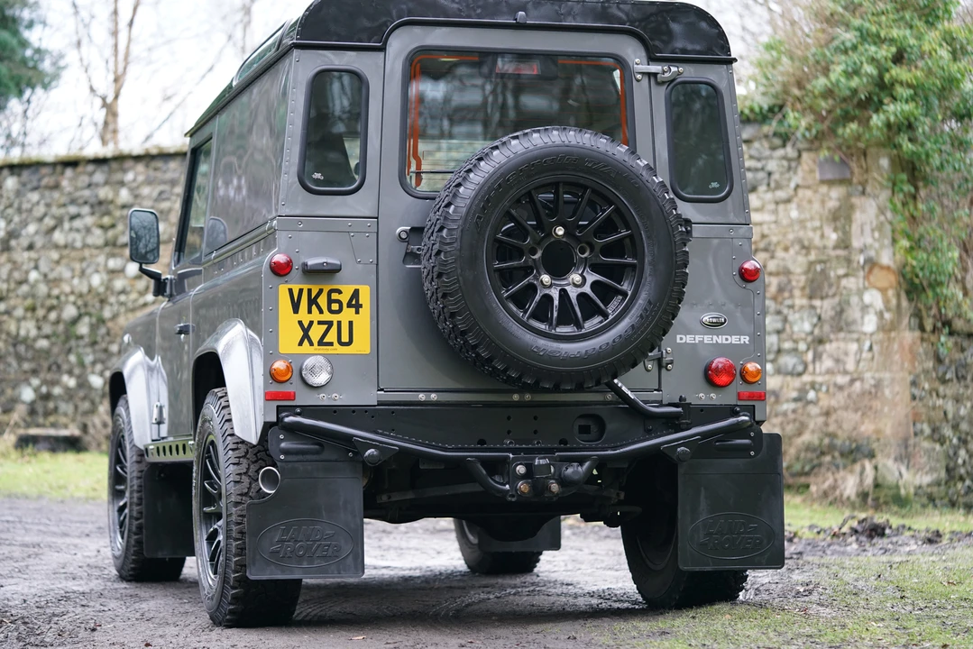 2014 Land Rover Defender 90 - Image 19 of 31