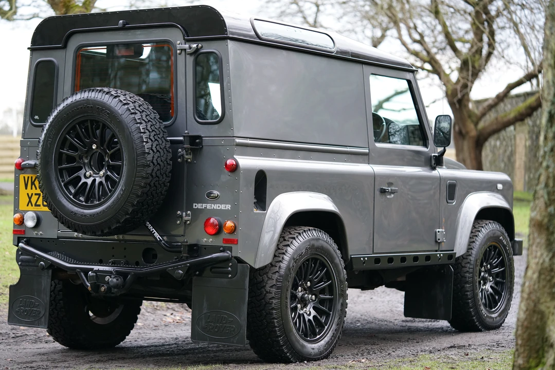 2014 Land Rover Defender 90 - Image 14 of 31
