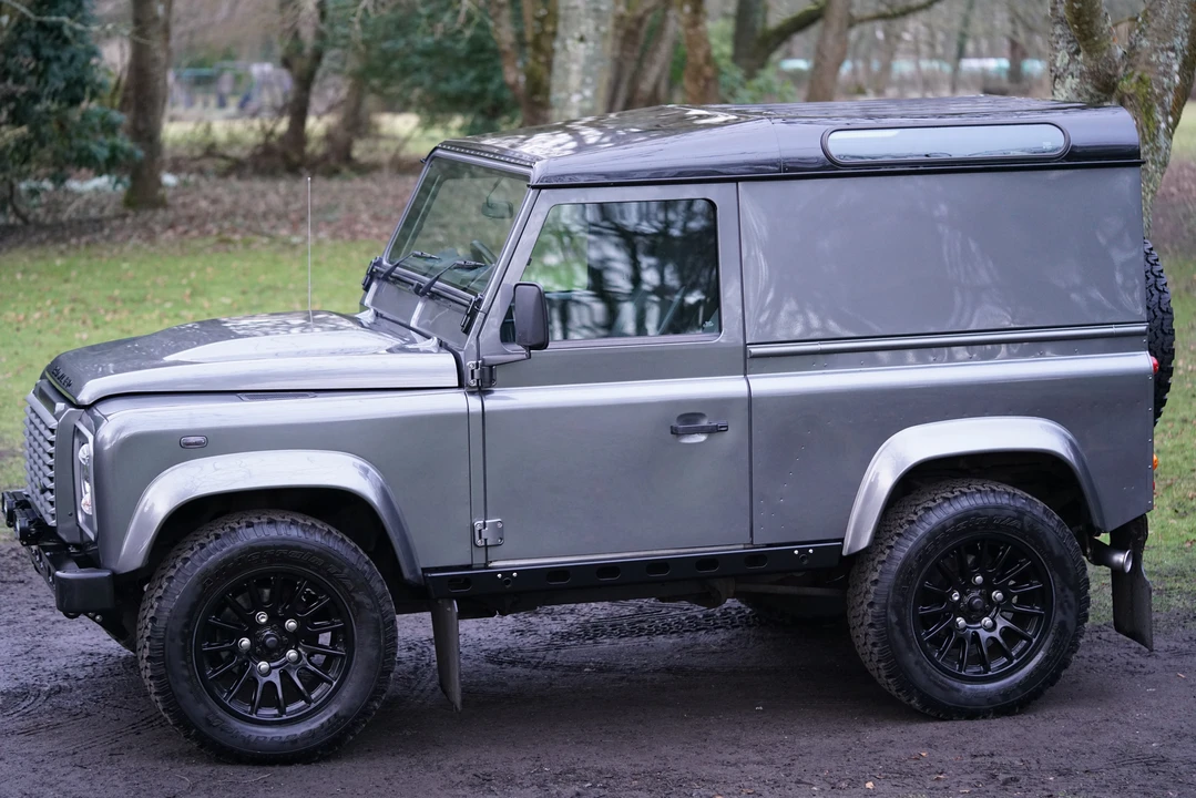 2014 Land Rover Defender 90 - Image 27 of 31