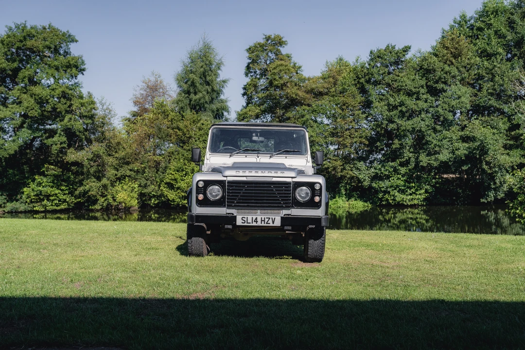 2014 Land Rover Defender 90 - Image 11 of 31