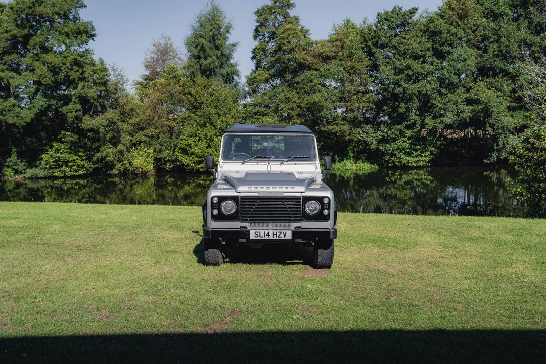 2014 Land Rover Defender 90 - Image 3 of 31