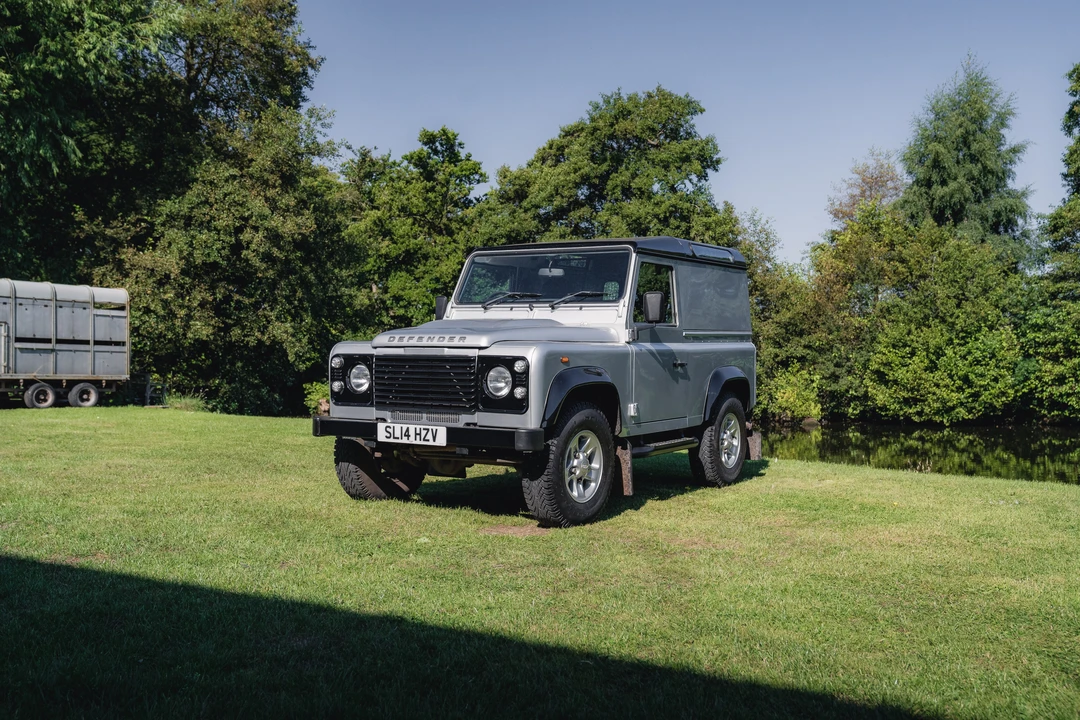 2014 Land Rover Defender 90 - Image 4 of 31