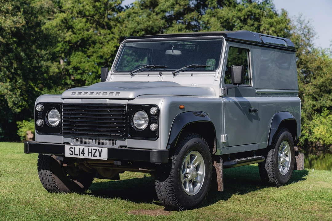 2014 Land Rover Defender 90 - Image 19 of 31