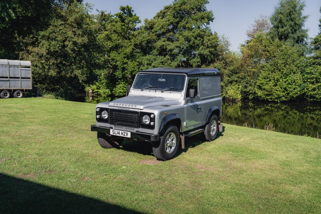 2014 Land Rover Defender 90 - Image 16 of 31