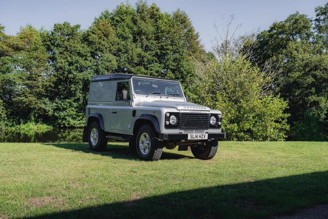 2014 Land Rover Defender 90 - Image 10 of 31