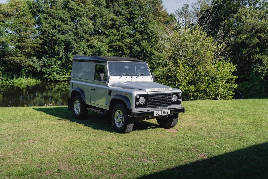 2014 Land Rover Defender 90 - Image 15 of 31