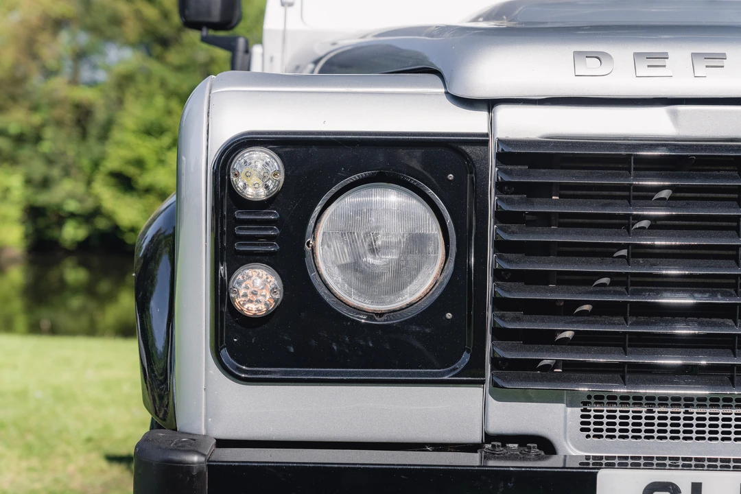 2014 Land Rover Defender 90 - Image 24 of 31