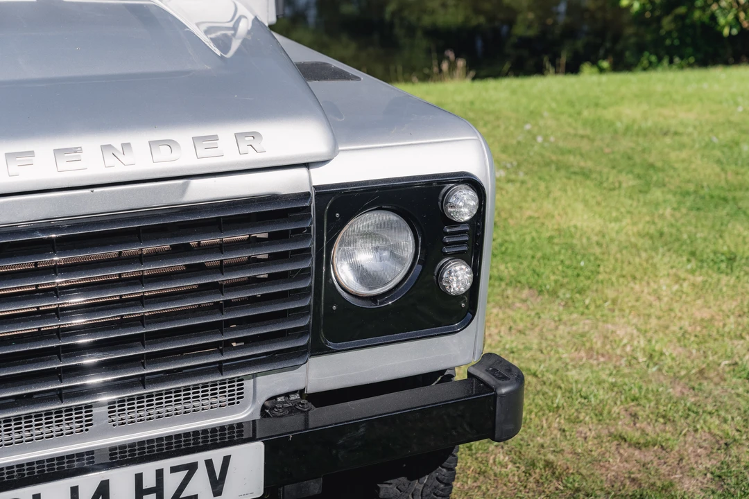 2014 Land Rover Defender 90 - Image 26 of 31