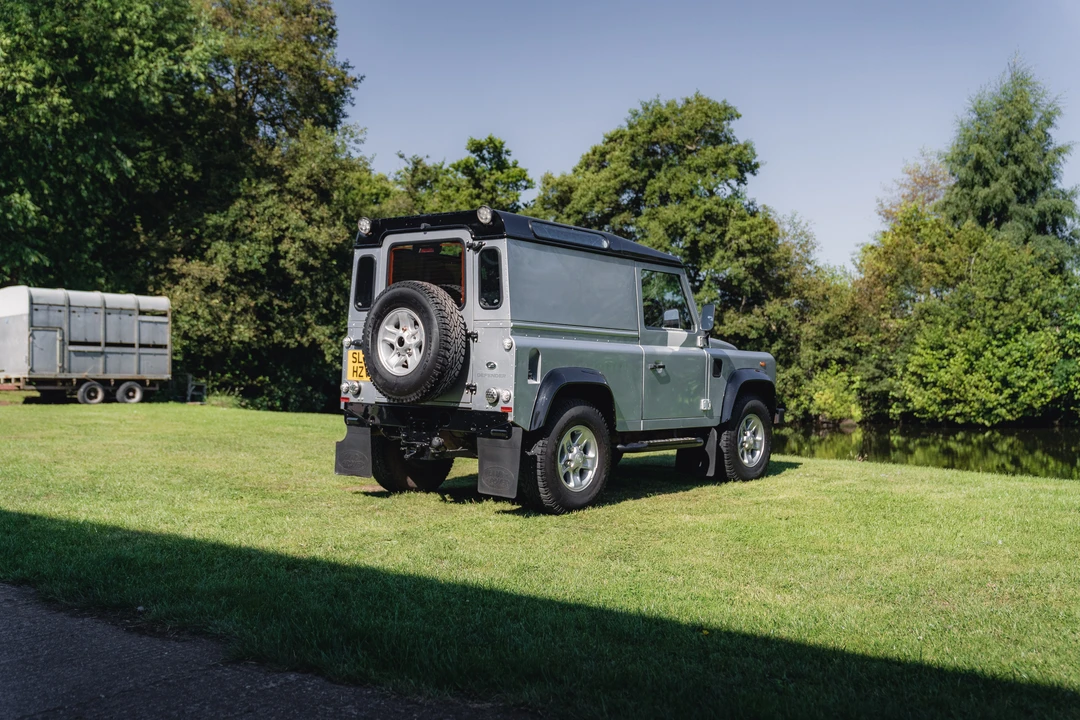 2014 Land Rover Defender 90 - Image 8 of 31