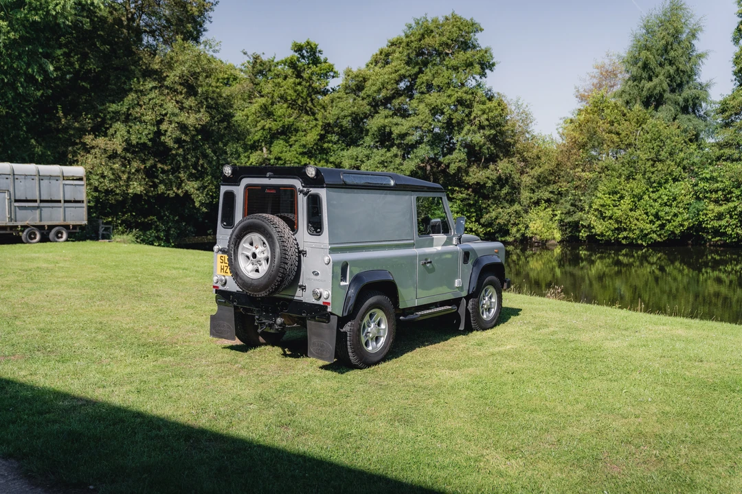 2014 Land Rover Defender 90 - Image 14 of 31