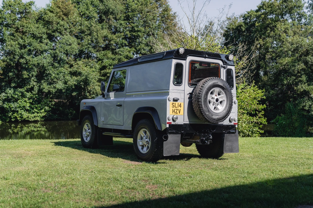 2014 Land Rover Defender 90 - Image 12 of 31