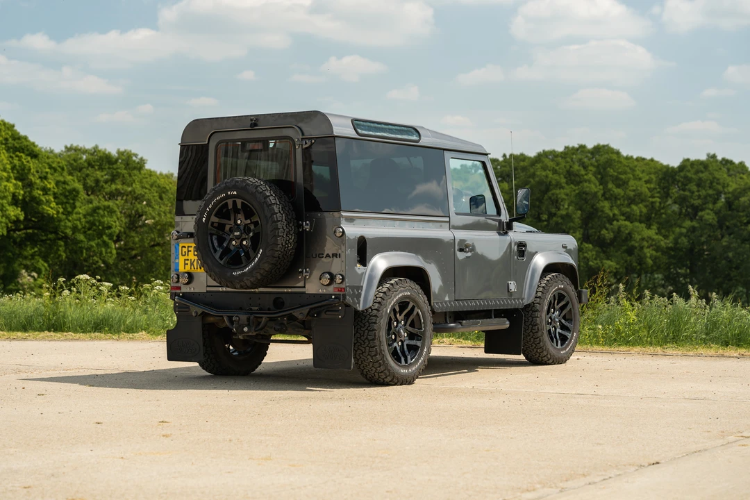 2014 Land Rover Defender 90 - Image 14 of 31