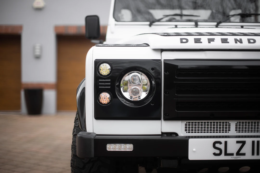 2014 Land Rover Defender 90 - Image 28 of 31
