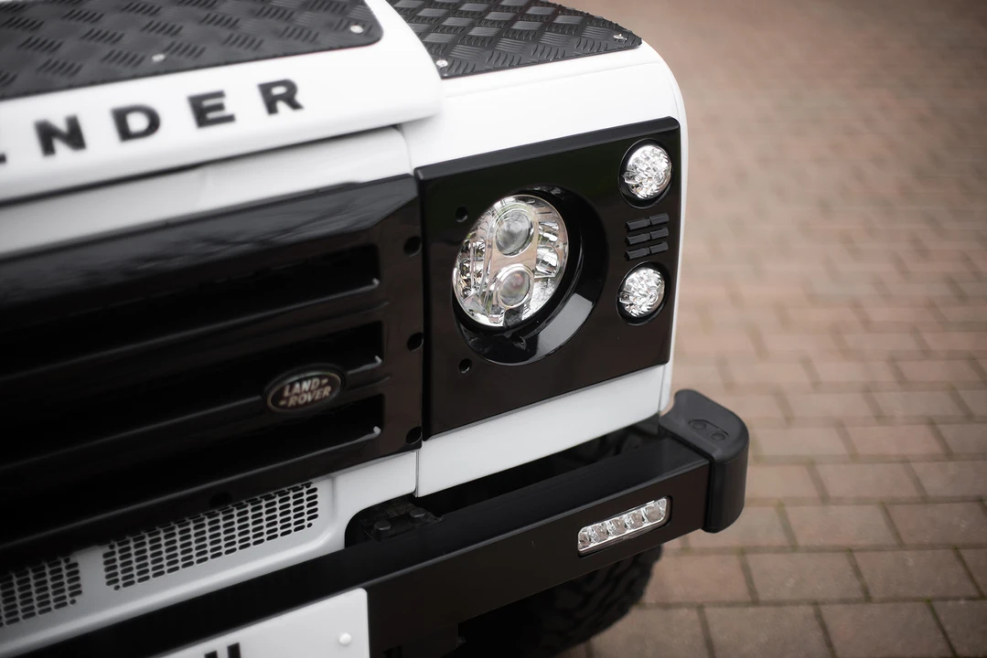 2014 Land Rover Defender 90 - Image 29 of 31