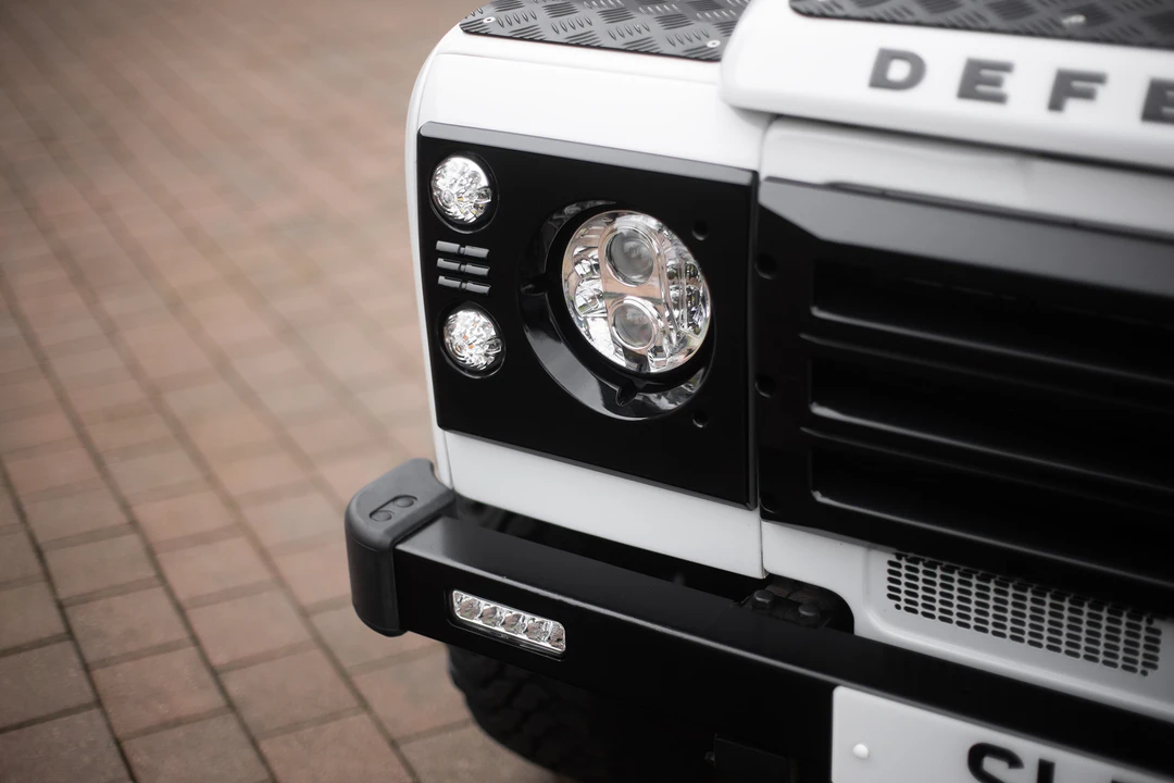 2014 Land Rover Defender 90 - Image 30 of 31