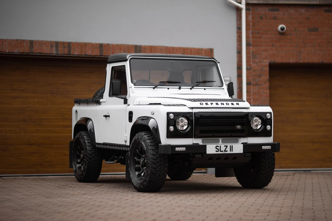 2014 Land Rover Defender 90 - Image 11 of 31