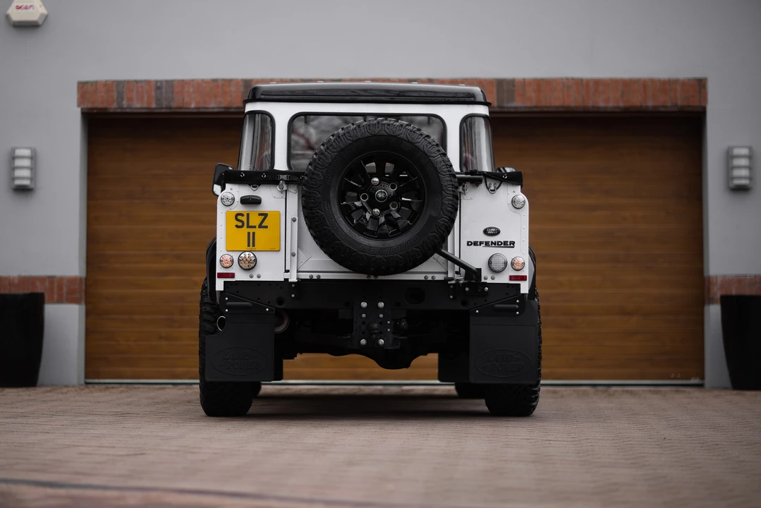 2014 Land Rover Defender 90 - Image 7 of 31