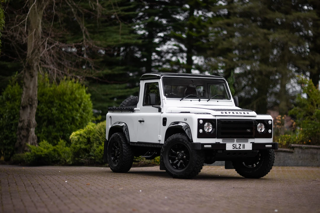 2014 Land Rover Defender 90 - Image 25 of 31