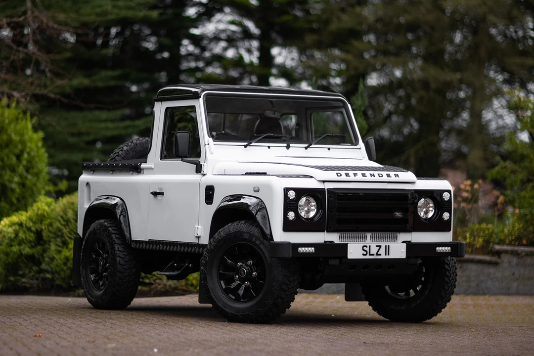 2014 Land Rover Defender 90 - Image 2 of 31