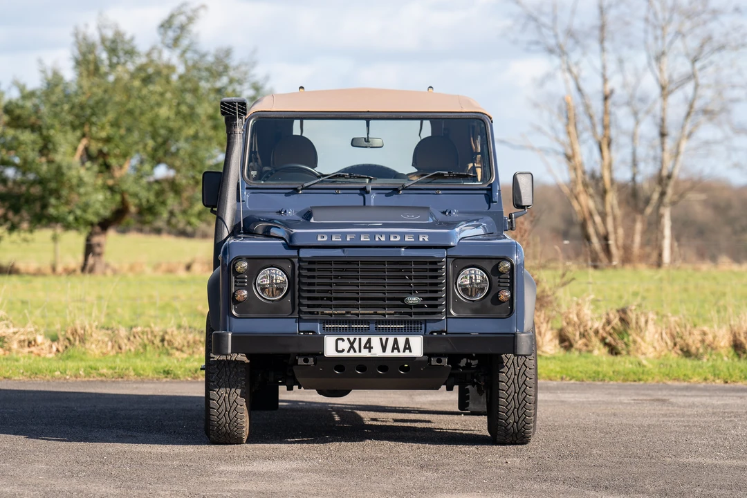 2014 Land Rover Defender 90 - Image 3 of 31