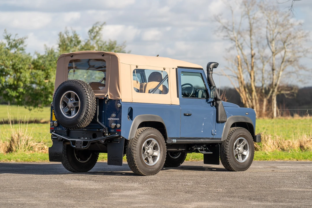 2014 Land Rover Defender 90 - Image 21 of 31