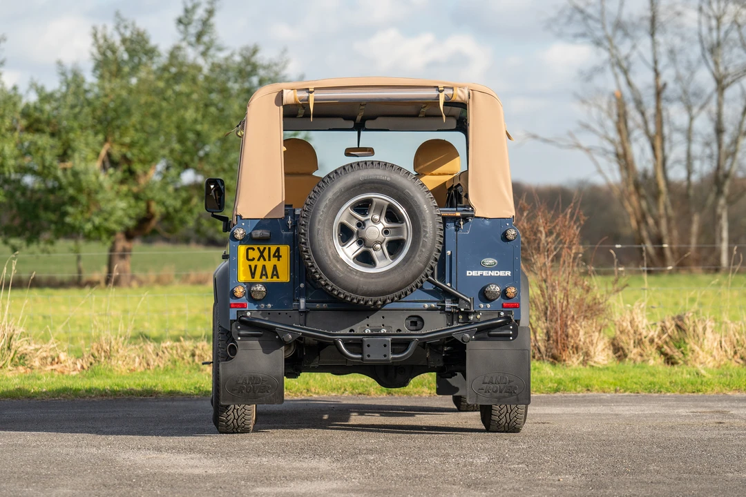 2014 Land Rover Defender 90 - Image 23 of 31