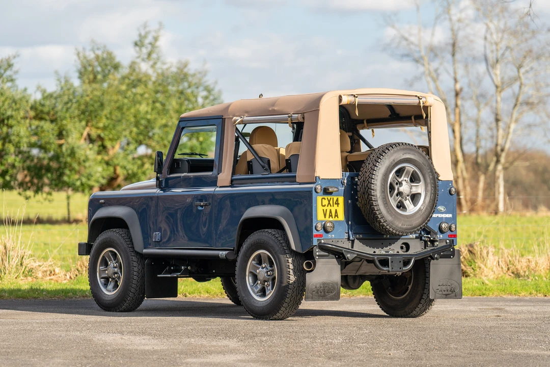 2014 Land Rover Defender 90 - Image 26 of 31
