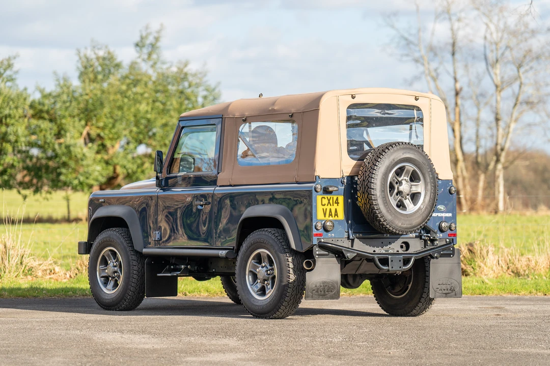 2014 Land Rover Defender 90 - Image 27 of 31