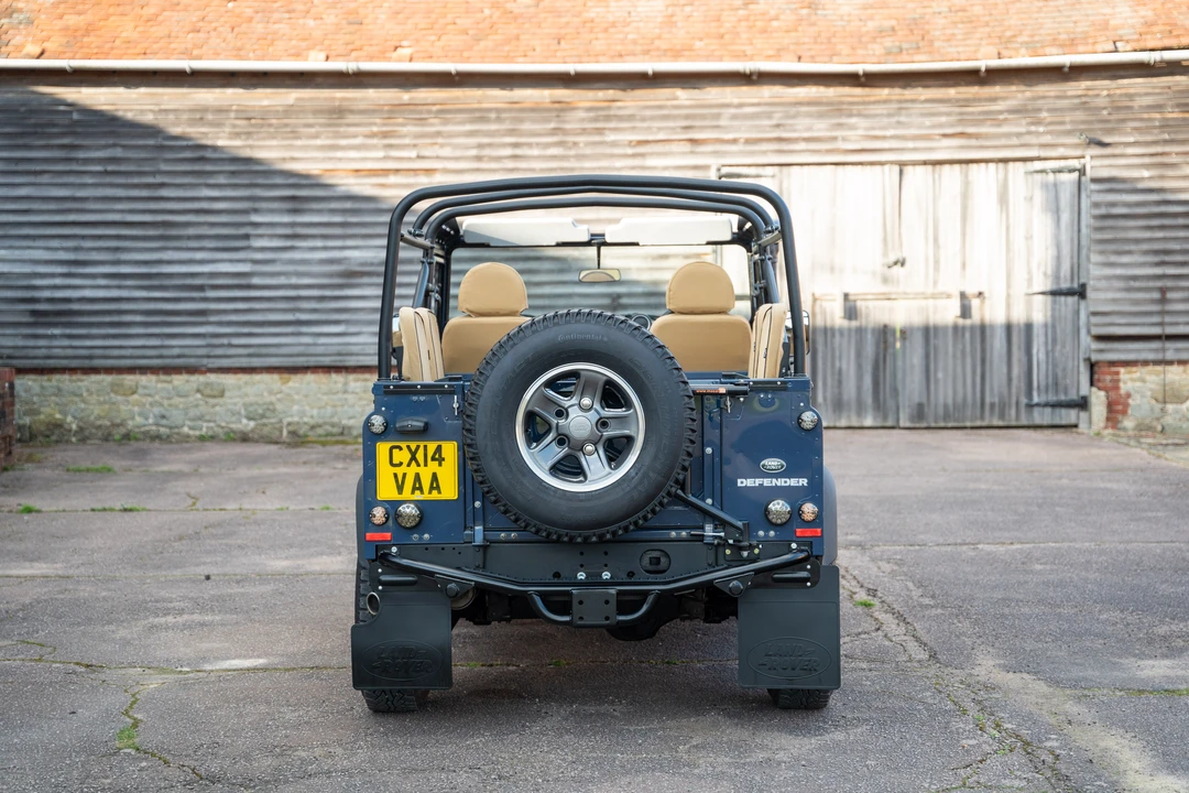 2014 Land Rover Defender 90 - Image 30 of 31