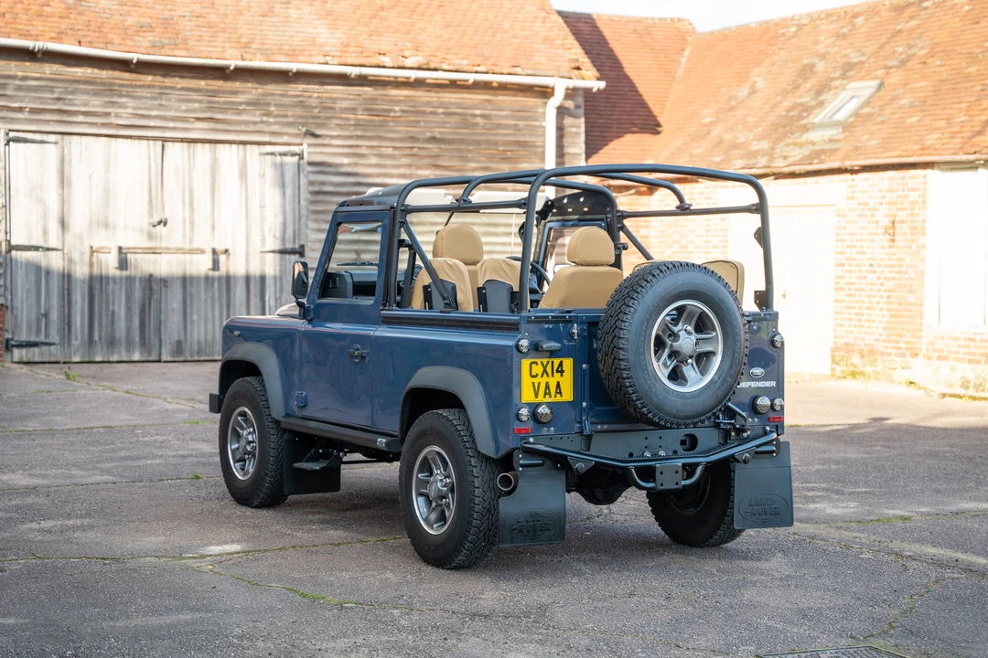 2014 Land Rover Defender 90 - Image 31 of 31