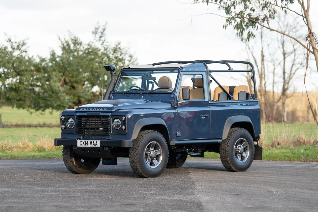 2014 Land Rover Defender 90 - Image 12 of 31