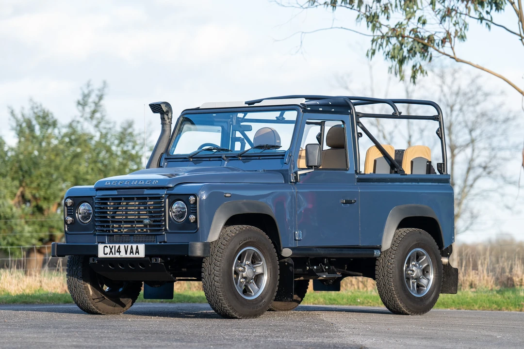 2014 Land Rover Defender 90 - Image 2 of 31