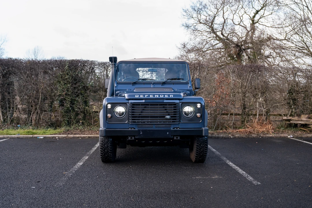 2014 Land Rover Defender 90 - Image 3 of 31
