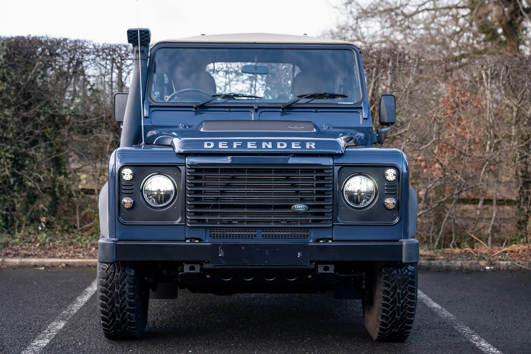 2014 Land Rover Defender 90 - Image 17 of 31